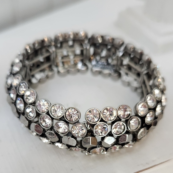 LIA SOPHIA Retired Rhinestone Bracelet Like New EUC - Picture 4 of 6
